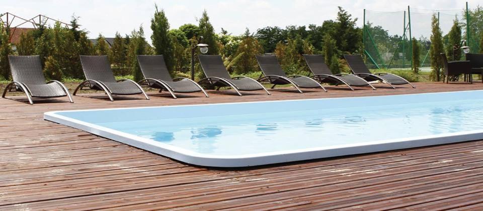 Club Insieme Grand Resort Potlogi Bagian luar foto
