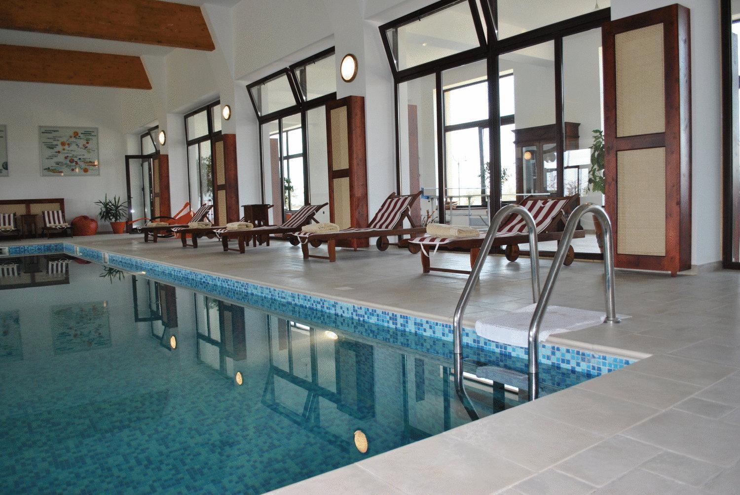 Club Insieme Grand Resort Potlogi Bagian luar foto