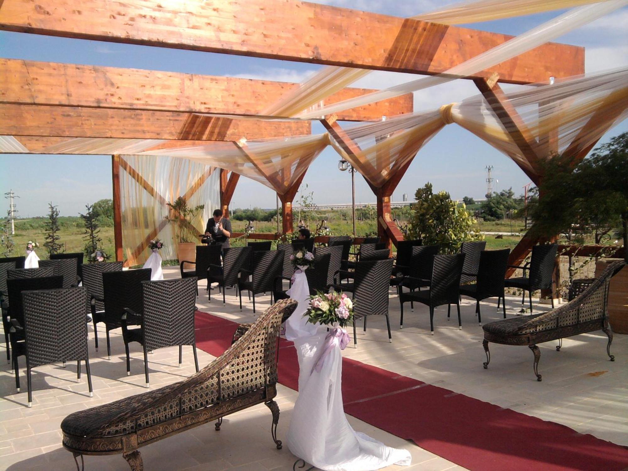 Club Insieme Grand Resort Potlogi Bagian luar foto