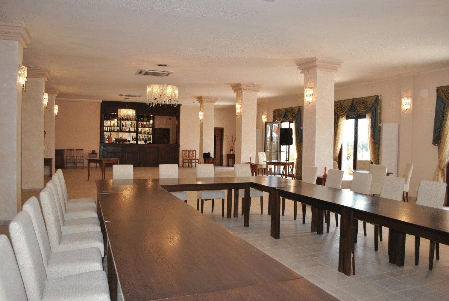 Club Insieme Grand Resort Potlogi Bagian luar foto